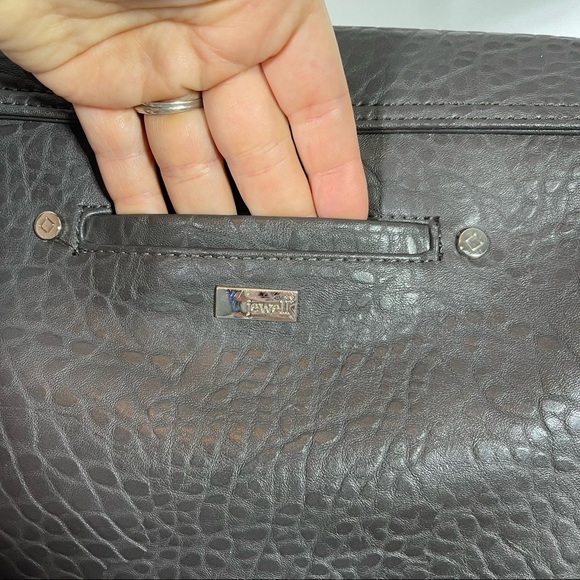 ThirtyOne Jewell Purse, in like new condition! Pretty Grey Color! - Picture 7 of 7